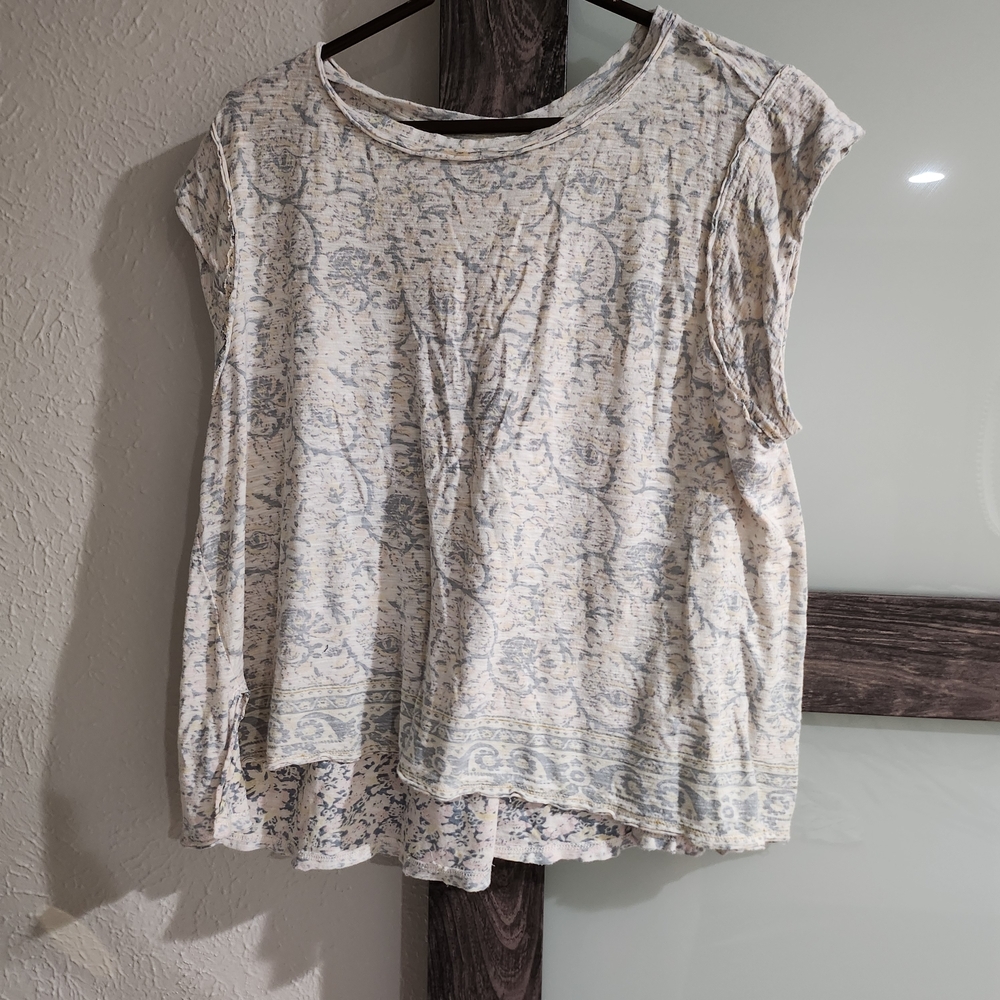 3/$15 Free People Blue and White Patterned Muscle Tee